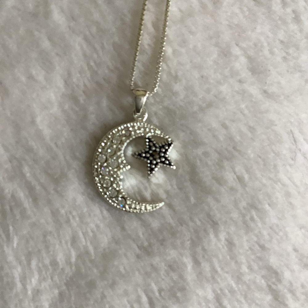 NEW Moon & Star Necklace - Picture 5 of 8